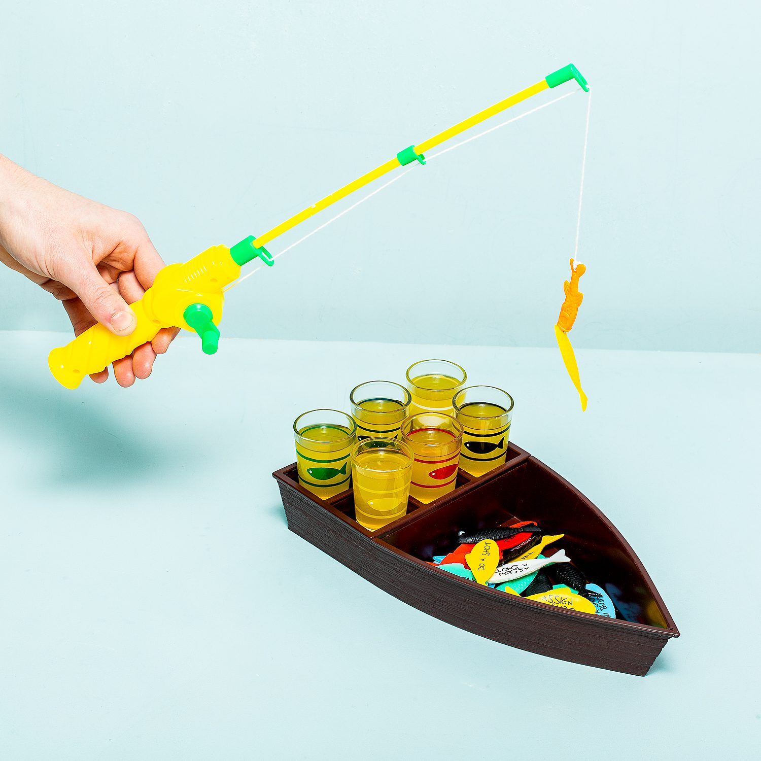 OOTB Vis drankspel met shotglaasjes
