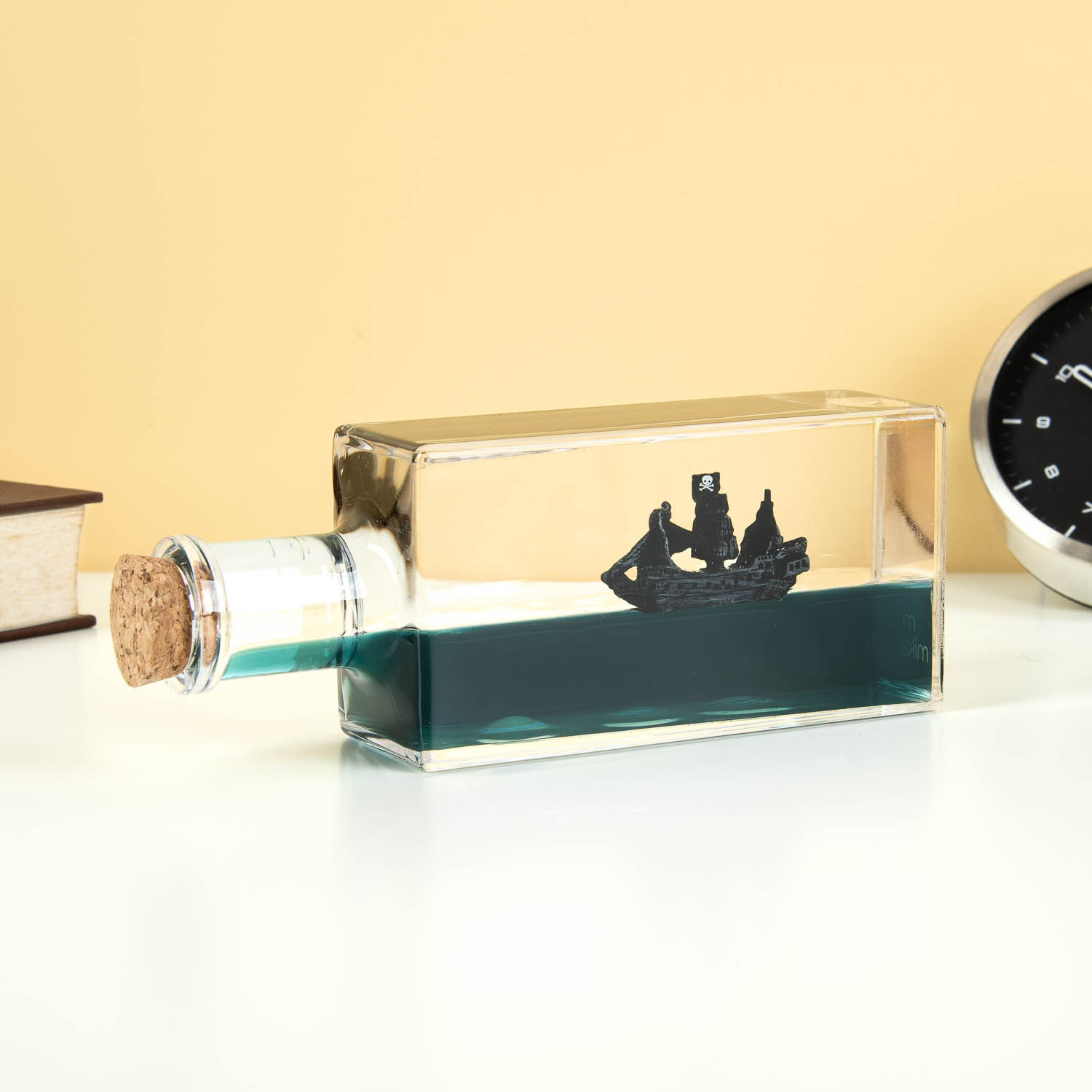 MikaMax Onzinkbaar piratenschip in fles