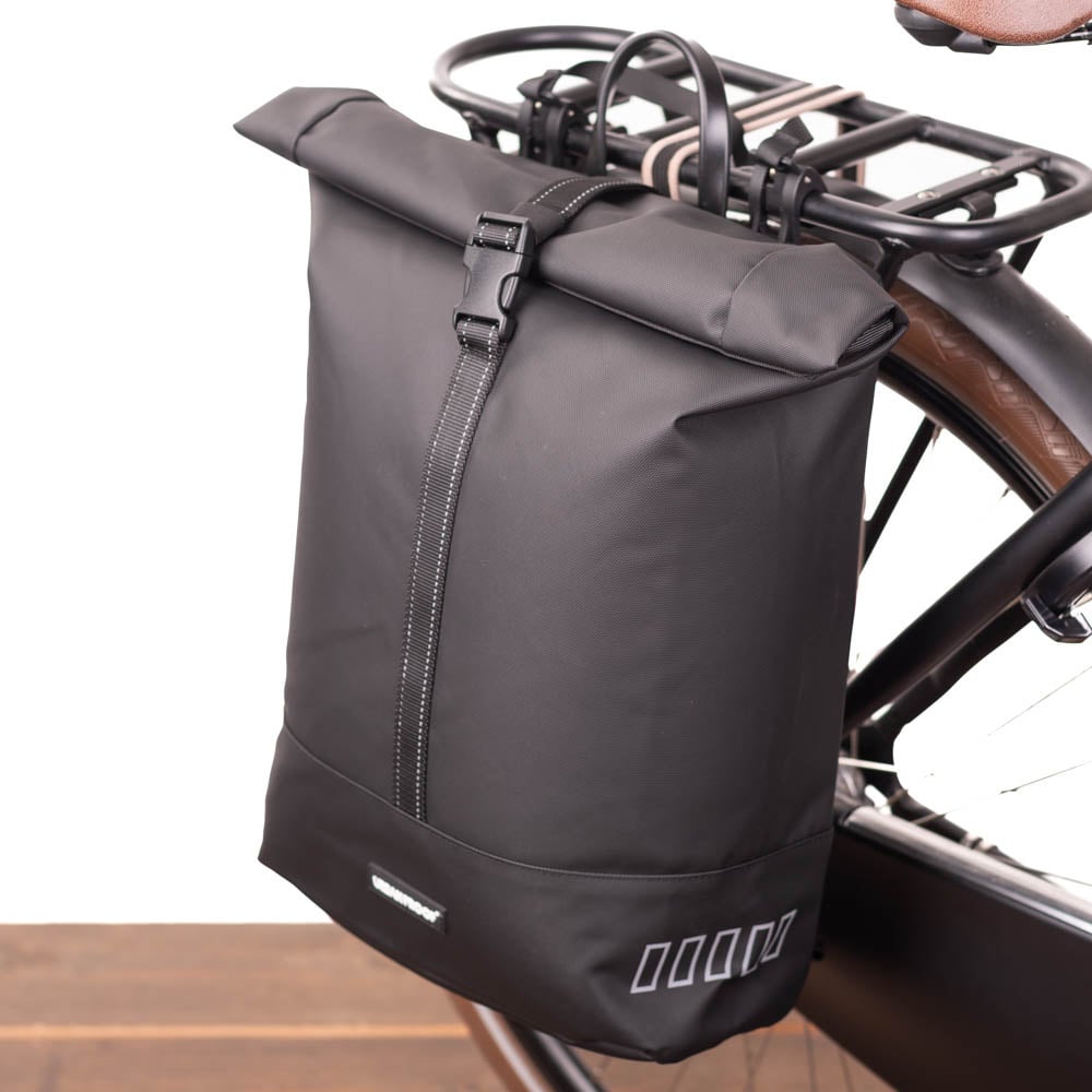 Urban Proof Enkele fietstas Rolltop Recycled 20L Zwart