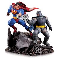 DC Collectibles DC Comics Batman Vs Superman Mini Battle Statue
