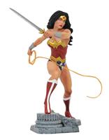 Wonder Woman Lasso DC Comic Gallery PVC Figure