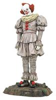 Diamond Select IT 2 Gallery Pennywise Swamp PVC Statue