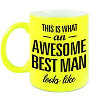 This Is What An Awesome Best Man Looks Like Tekst Cadeau Mok / Beker - Neon Geel - 330 Ml - Bruiloft Getuige Kado