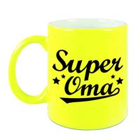 Super Oma Tekst Cadeau Mok / Beker - 330 Ml - Neon Geel - Kado Koffiemok / Theebeker