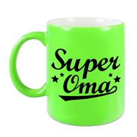 Super Oma Tekst Cadeau Mok / Beker - 330 Ml - Neon Groen - Kado Koffiemok / Theebeker