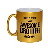 This Is What An Awesome Brother Looks Like Tekst Cadeau Gouden Mok / Beker - Goud - 330 Ml - Broer / Broertje Kado