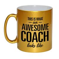 This Is What An Awesome Coach Looks Like Tekst Cadeau Mok / Beker - Goud - 330 Ml - Coach / Trainer Kado