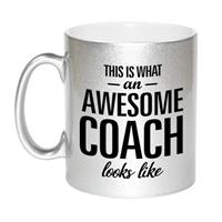 This Is What An Awesome Coach Looks Like Tekst Cadeau Mok / Beker - Zilver - 330 Ml - Coach / Trainer Kado