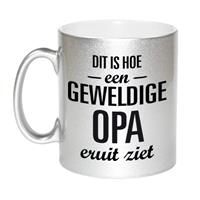 Dit Is Hoe Een Geweldige Opa Eruitziet Cadeau Koffiemok / Theebeker - Zilverkleurig - 330 Ml - Verjaardag / Bedankje