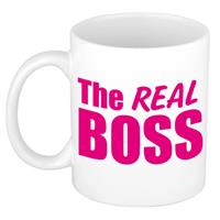 The Real Boss Cadeau Koffiemok / Theebeker Wit Met Roze Blokletters - 300 Ml - Keramiek - Fun Tekst Beker / Cadeaumok