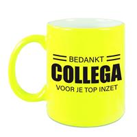 1x Stuks Collega Cadeau Mok / Beker Bedankt Collega Voor Je Top Inzet - Neon Geel - Werknemer/ Personeel Cadeau