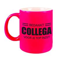 1x Stuks Collega Cadeau Mok / Beker Bedankt Collega Voor Je Top Inzet - Neon Roze - Werknemer/ Personeel Cadeau