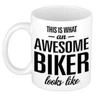 This Is What An Awesome Biker Looks Like Cadeau Mok / Beker - 300 Ml - Verjaardag - Kado Mok / Beker