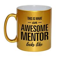 This Is What An Awesome Mentor Looks Like Tekst Cadeau Mok / Beker - Goud - 330 Ml - Juffen / Meester Dag Kado