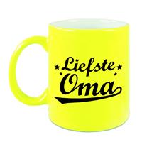 Liefste Oma Tekst Cadeau Mok / Beker - 330 Ml - Neon Geel - Kado Koffiemok / Theebeker