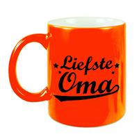 Liefste Oma Tekst Cadeau Mok / Beker - 330 Ml - Neon Oranje - Kado Koffiemok / Theebeker