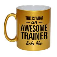 This Is What An Awesome Trainer Looks Like Tekst Cadeau Mok / Beker - Goud - 330 Ml - Trainer / Coach Kado