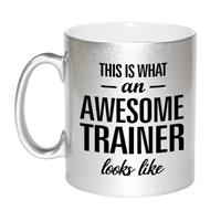 This Is What An Awesome Trainer Looks Like Tekst Cadeau Mok / Beker - Zilver - 330 Ml - Trainer / Coach Kado