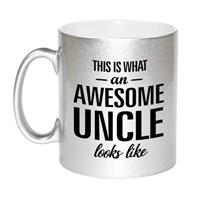 This Is What An Awesome Uncle Looks Like Cadeau Mok / Beker - 330 Ml - Zilverkleurig - Verjaardag - Kado Mok / Beker