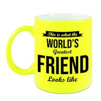 This Is What The Worlds Greatest Friend Looks Like Cadeau Mok / Beker - Neon Geel - 330 Ml - Verjaardag / Bedankt Cadeau