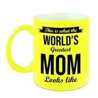 What The Worlds Greatest Mom Looks Like Cadeau Mok / Beker - 330 Ml - Neon Geel - Moederdag / Verjaardag - Cadeau Moeder