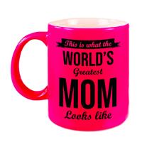 What The Worlds Greatest Mom Looks Like Cadeau Mok / Beker - 330 Ml - Neon Roze - Moederdag / Verjaardag - Cadeau Moeder