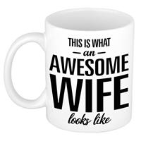 This Is What An Awesome Wife Looks Like Cadeau Mok / Beker - 300 Ml - Verjaardag / Moederdag - Kado Mok / Beker