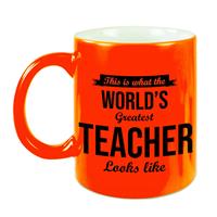 What The Worlds Greatest Teacher Looks Like Cadeau Mok / Beker - 330 Ml - Neon Oranje - Bedankt Cadeau Juf / Meester