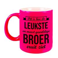 Dit Is Hoe De Leukste En Meest Geweldige Broer Eruitziet Cadeau Mok / Beker - Neon Roze - 330 Ml - Verjaardag / Bedankje