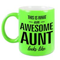 This Is What An Awesome Aunt Looks Like Cadeau Mok / Beker - Neon Groen - 330 Ml - Verjaardag - Kado Mok / Beker