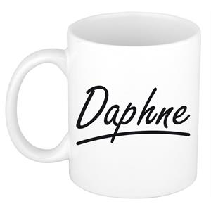 Bellatio Daphne naam cadeau mok / beker sierlijke letters - Cadeau collega/ moederdag/ verjaardag of persoonlijke voornaam mok werknemers