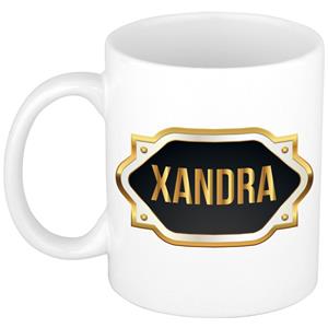 Bellatio Xandra naam cadeau mok / beker met gouden embleem - kado verjaardag/ moeder/ pensioen/ geslaagd/ bedankt