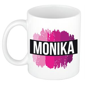 Bellatio Monika naam cadeau mok / beker met roze verfstrepen - Cadeau collega/ moederdag/ verjaardag of als persoonlijke mok werknemers