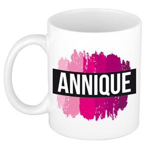 Bellatio Annique naam cadeau mok / beker met roze verfstrepen - Cadeau collega/ moederdag/ verjaardag of als persoonlijke mok werknemers