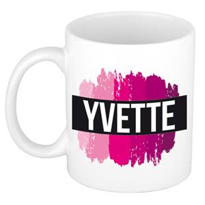 Bellatio Yvette naam cadeau mok / beker met roze verfstrepen - Cadeau collega/ moederdag/ verjaardag of als persoonlijke mok werknemers