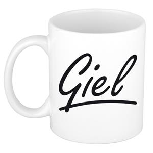 Bellatio Giel naam cadeau mok / beker met sierlijke letters - Cadeau collega/ vaderdag/ verjaardag of persoonlijke voornaam mok werknemers
