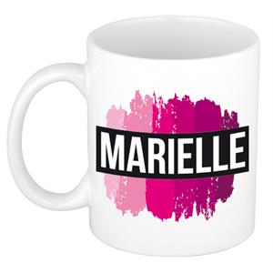 Bellatio Marielle naam cadeau mok / beker met roze verfstrepen - Cadeau collega/ moederdag/ verjaardag of als persoonlijke mok werknemers