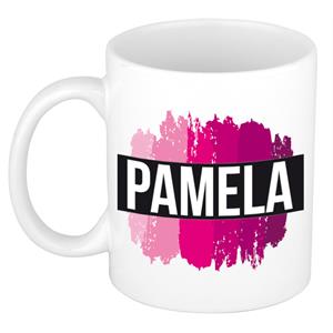 Bellatio Pamela naam cadeau mok / beker met roze verfstrepen - Cadeau collega/ moederdag/ verjaardag of als persoonlijke mok werknemers