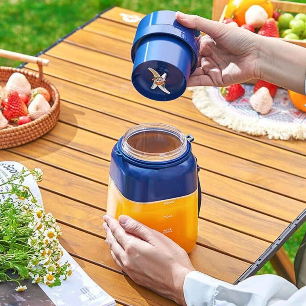 Darling Women Boutique A Draagbare sapcentrifuge met één knop Draadloos opladen Multifunctionele groenteblender Sportpersbeker wit