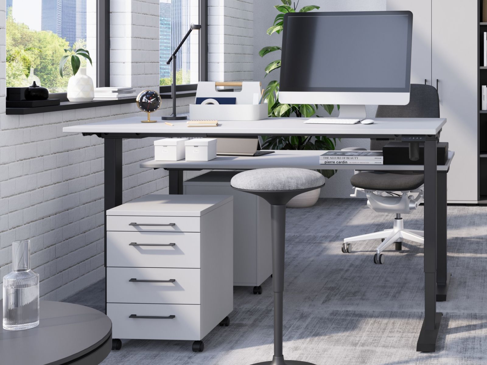 Mobistoxx Elektrisch verstelbaar bureau POLYGON 160 cm lichtgrijs/zwart
