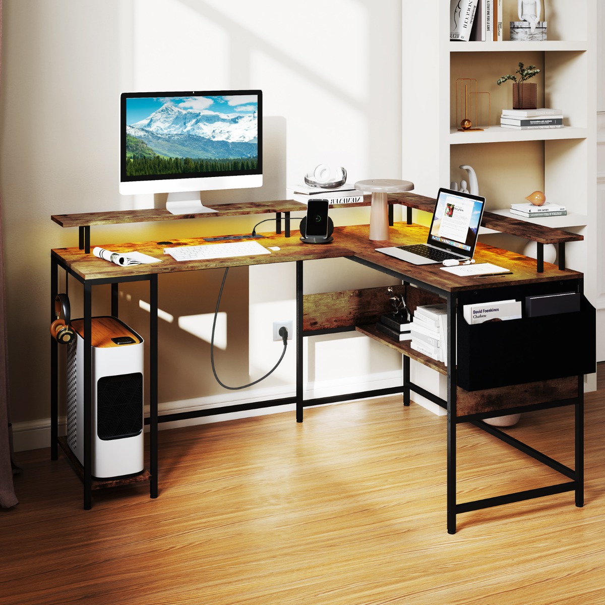 Costway L-vormige Tafel met LED-Verlichting en Stopcontacten Computerbureau met Monitorstandaard Hoektafel met Metalen Frame Bruin