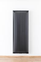 Sanifun design radiator Kyra 180 x 67,6 Zwart Dubbele.