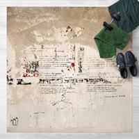 Bilderwelten Vinyl-Teppich - Alte Betonwand mit Bertolt Brecht Versen - Quadrat 1:1 