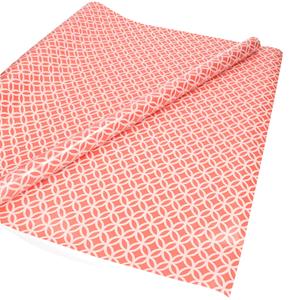 Shoppartners 1x Inpakpapier/cadeaupapier roze met wit motief 200 x 70 cm rol -