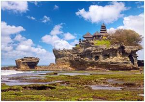 Wallario Vliestapete »Wassertempel auf Bali«, Seidenmatte Oberfläche, hochwertiger Digitaldruck, in verschiedenen Größen erhältlich