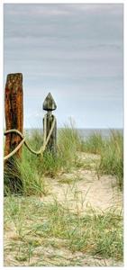 Wallario Türtapete »Düne am Strand mit Holzpfahl«, glatt, ohne Struktur