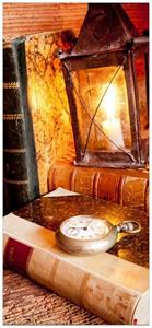 Wallario Türtapete »Antike Laterne mit Kerze alten Büchern und Taschenuhr«, glatt, ohne Struktur