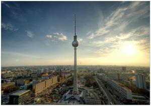 Wallario Vliestapete »Fernsehturm Berlin mit Panoramablick über die Stadt«, Seidenmatte Oberfläche, hochwertiger Digitaldruck, in verschiedenen Größen erhältlich