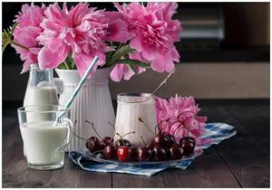 Wallario Vliestapete »Milch mit Kirschen zum Frühstück mit rosa Blumenarrangement«, Seidenmatte Oberfläche, hochwertiger Digitaldruck, in verschiedenen Größen erh