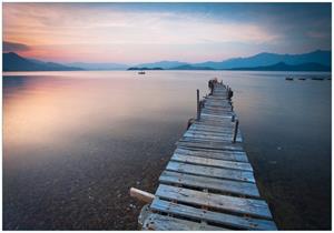 Wallario Vliestapete »Steg am See- Idylle bei Sonnenuntergang«, Seidenmatte Oberfläche, hochwertiger Digitaldruck, in verschiedenen Größen erhältlich